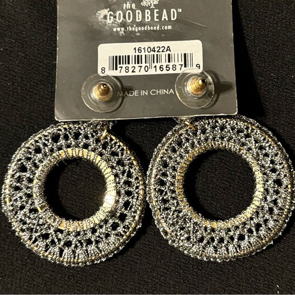 Silver and black Coco and Carmen earrings - Picture 4 of 4